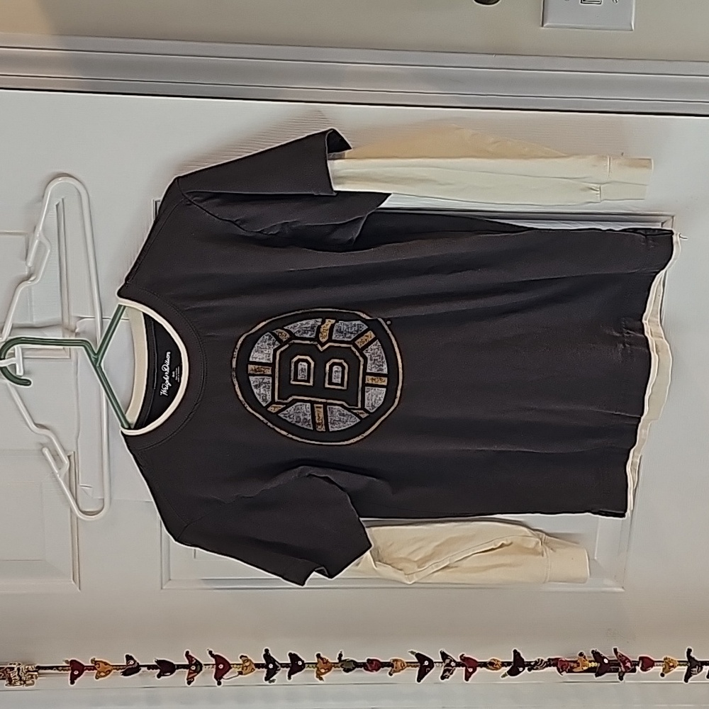 Boston Bruins jersey 100% cotton Kids 16/18 LG looks like 2 layers but is 1